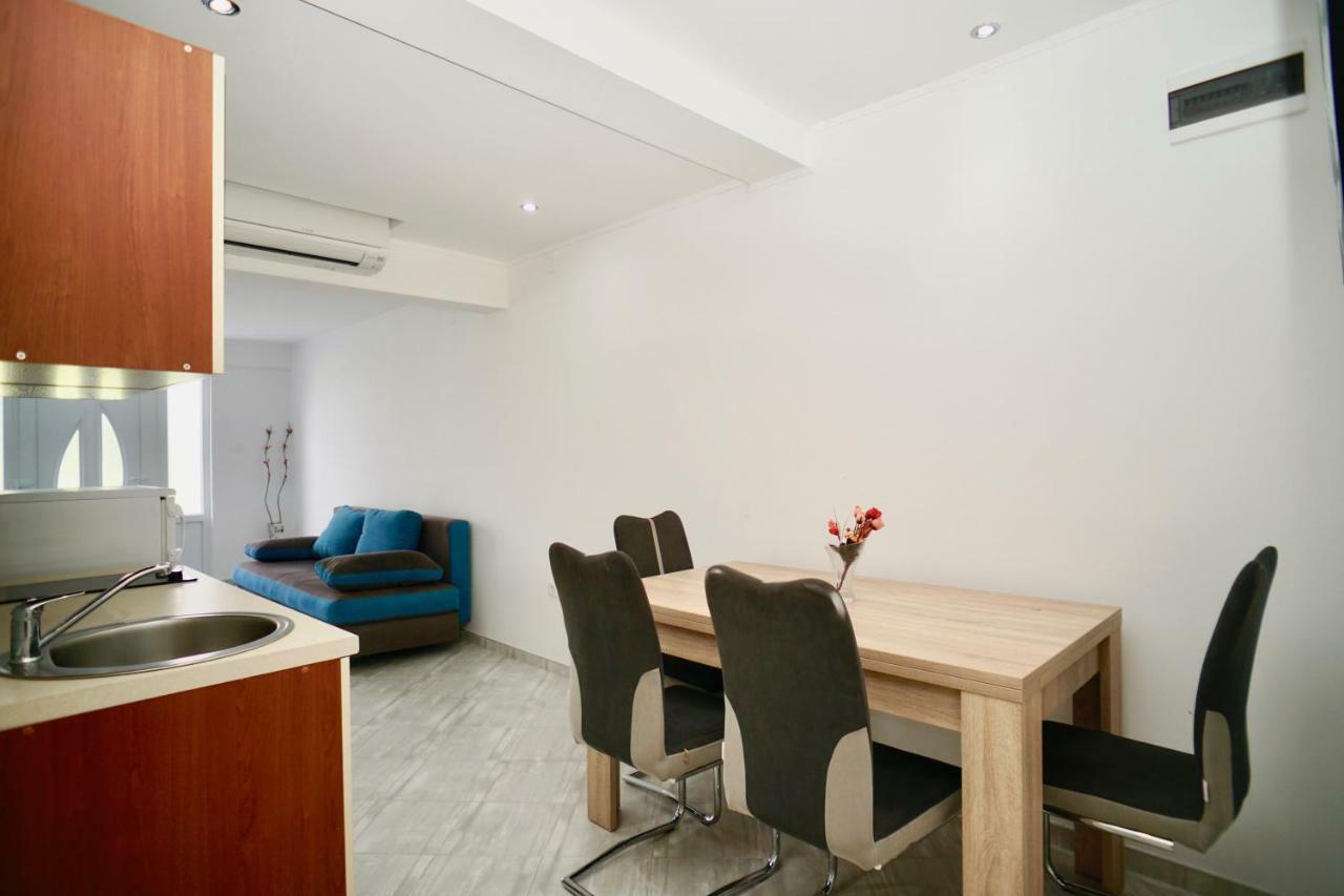 Apartments Teo Trogir Exterior photo