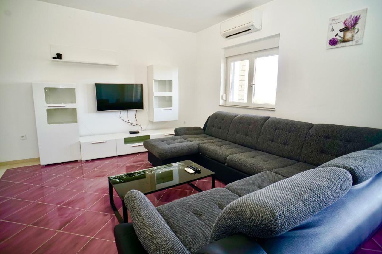 Apartments Teo Trogir Exterior photo