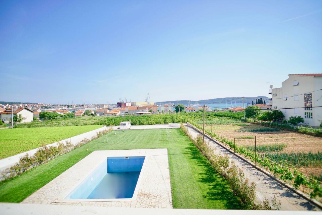 Apartments Teo Trogir Exterior photo