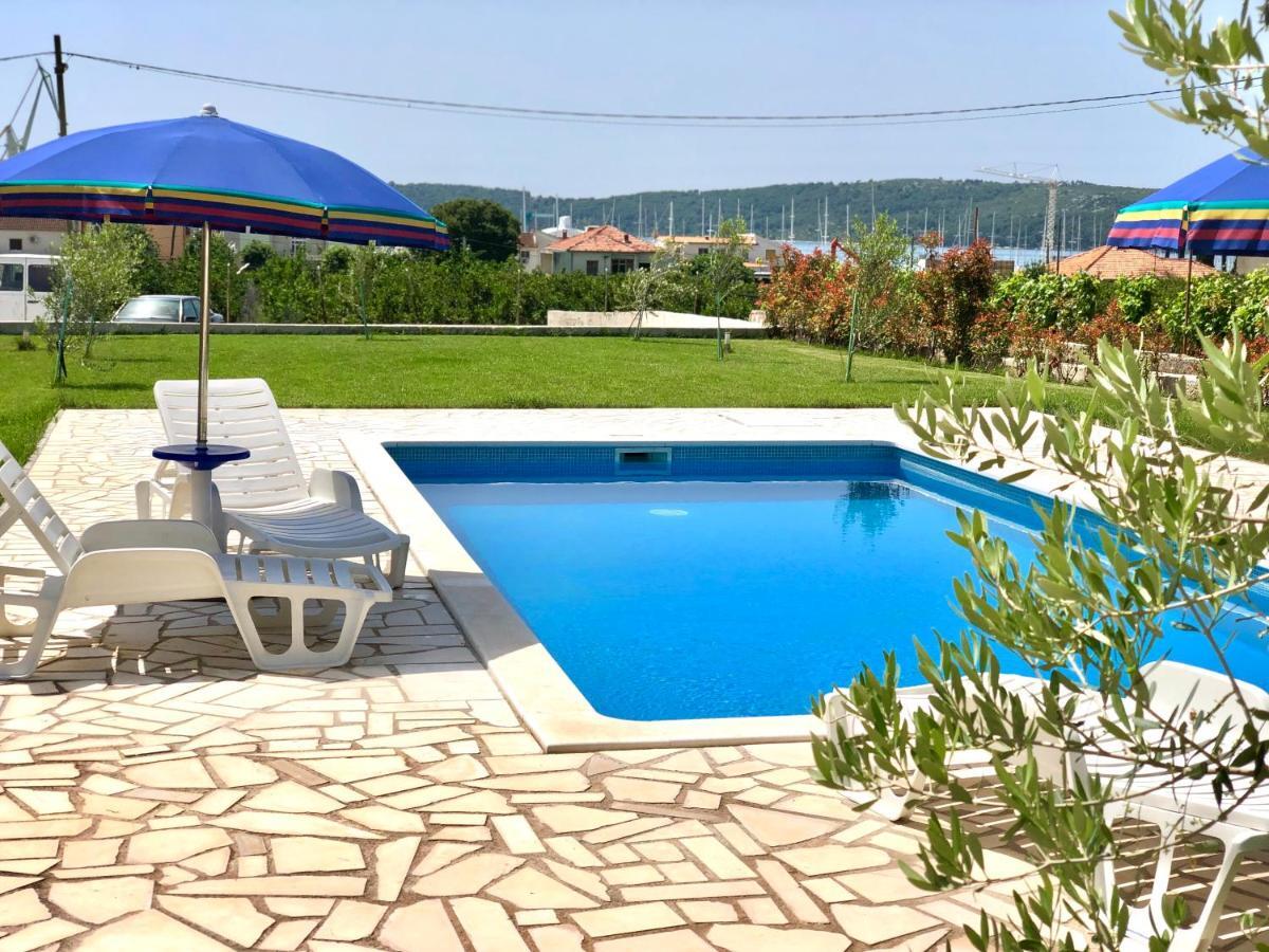 Apartments Teo Trogir Exterior photo
